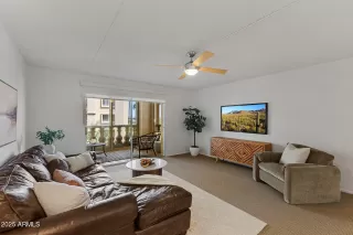 Photo #5: 6838279 Listing