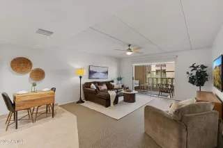 Photo #6: 6838279 Listing