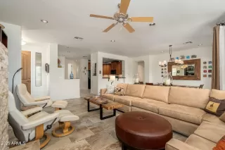 Photo #6: 6838293 Listing