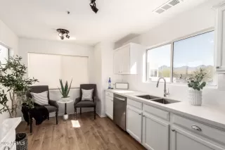 Photo #6: 6838413 Listing 