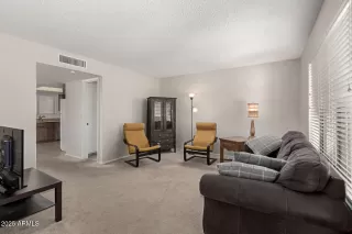 Photo #3: 6838626 Listing