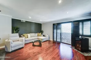 Photo #4: 6838669 Listing