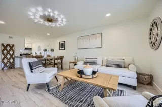 Photo #3: 6838732 Listing