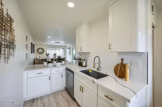 Photo #5: 6838732 Listing