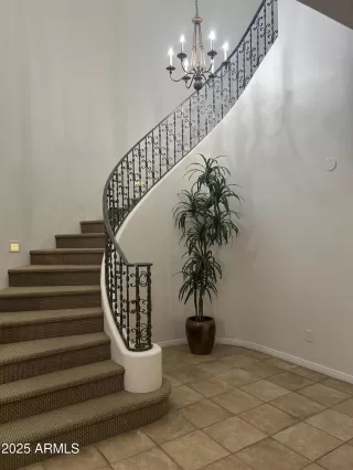 Photo #5: 6838758 Listing