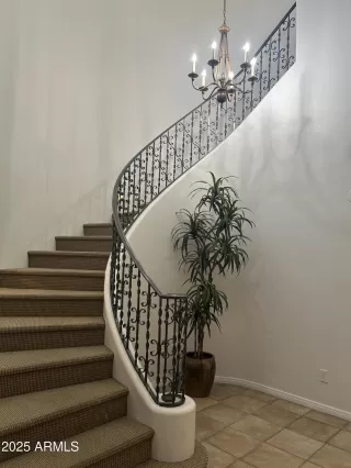 Photo #6: 6838758 Listing