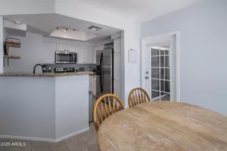 Photo #5: 6838770 Listing 