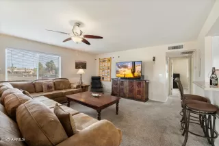 Photo #3: 6838847 Listing