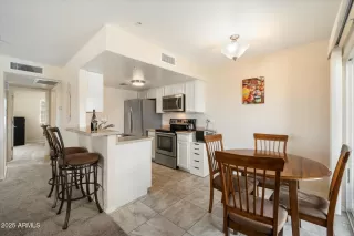 Photo #5: 6838847 Listing