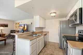 Photo #6: 6838847 Listing