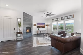 Photo #2: 6839118 Listing