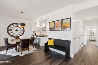 Photo #4: 6839118 Listing