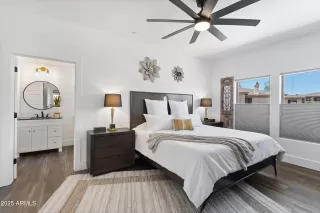 Photo #5: 6839118 Listing