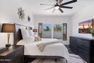 Photo #6: 6839118 Listing