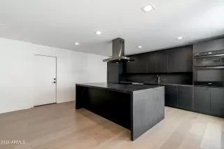 Photo #1: 6839275 Listing