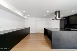 Photo #2: 6839275 Listing