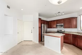 Photo #4: 6839315 Listing