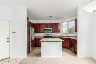 Photo #5: 6839315 Listing