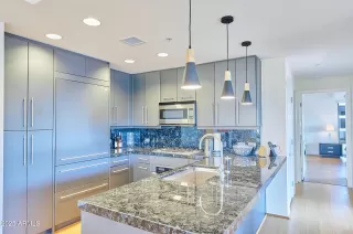 Photo #6: 6839442 Listing 