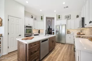 Photo #4: 6839522 Listing 