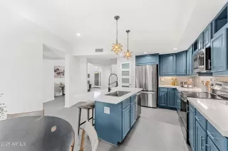 Photo #6: 6839541 Listing 