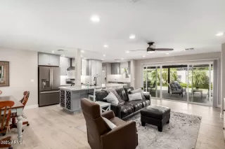 Photo #2: 6839624 Listing