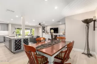 Photo #3: 6839624 Listing