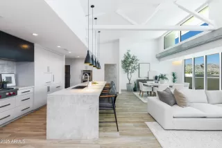 Photo #6: 6839627 Listing 