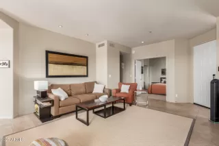 Photo #4: 6839678 Listing