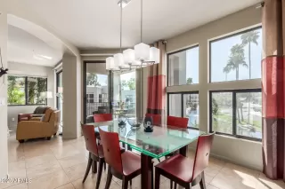 Photo #5: 6839678 Listing