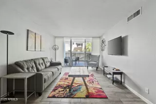 Photo #1: 6839872 Listing