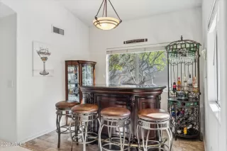 Photo #4: 6839949 Listing