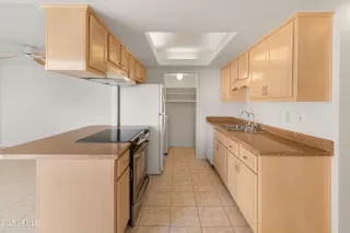 Photo #6: 6839955 Listing 