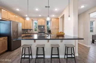 Photo #4: 6840012 Listing