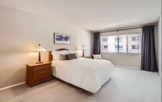 Photo #5: 6840014 Listing