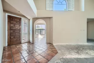 Photo #5: 6840058 Listing