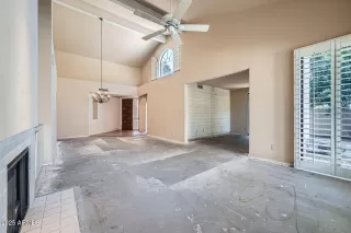 Photo #6: 6840058 Listing