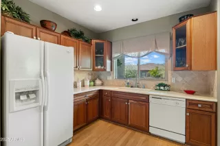 Photo #5: 6840217 Listing