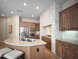 Photo #3: 6840417 Listing 