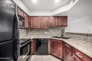 Photo #1: 6840443 Listing 