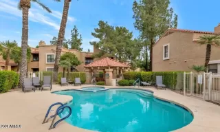 Photo #4: 6840443 Listing 