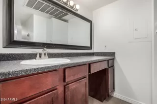 Photo #5: 6840443 Listing 