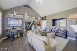 Photo #2: 6840572 Listing