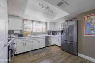 Photo #3: 6840572 Listing