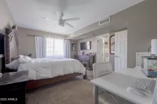 Photo #5: 6840572 Listing