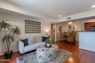 Photo #4: 6840621 Listing 