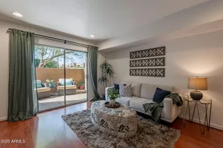 Photo #6: 6840621 Listing 