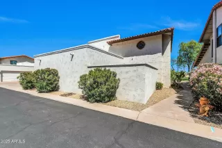 Photo #3: 6840973 Listing