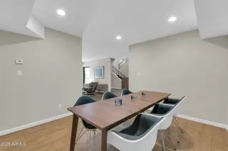 Photo #4: 6840973 Listing