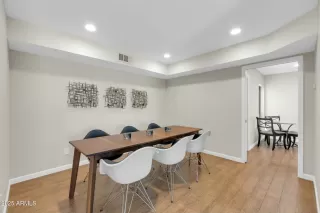 Photo #5: 6840973 Listing